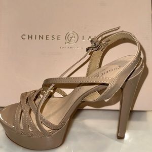 Chinese Laundry Teaser2 Platform Sandal size 8.5